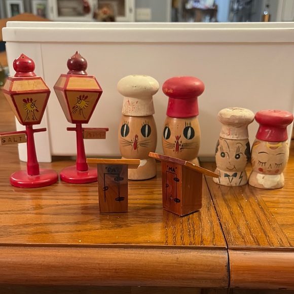 Vintage Wooden Salt and Pepper Shakers Set - Picture 1 of 5